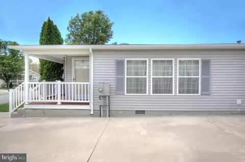 522 Dogwood Ln, Williamstown, NJ 08094