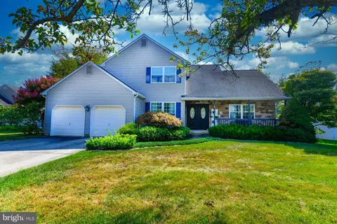 22 Rittenhouse Sq, Sicklerville, NJ 08081