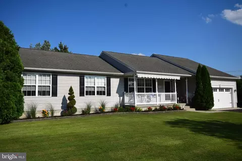 1520 Autumn Dr, Franklinville, NJ 08322