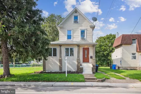 44 E Olive St, Westville, NJ 08093