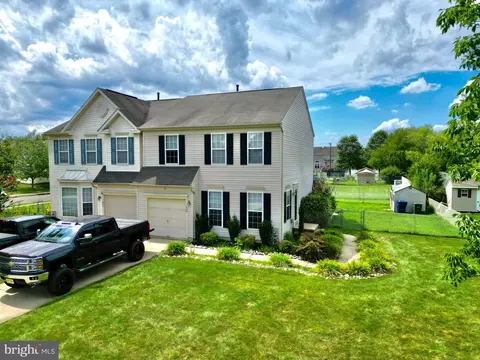 455 Longfellow Dr, Williamstown, NJ 08094