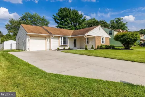 27 Freedom Rd, Sewell, NJ 08080