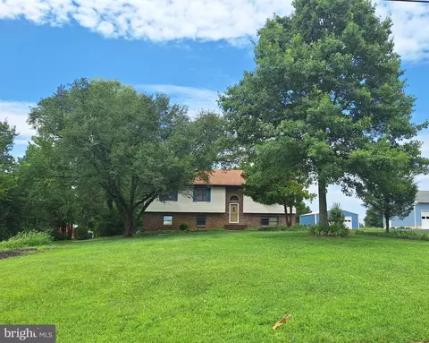 148 W Wolfert Station Rd, Mickleton, NJ 08056