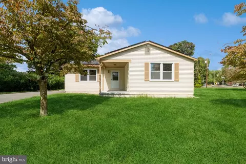 410 Washington Ave, Clayton, NJ 08312