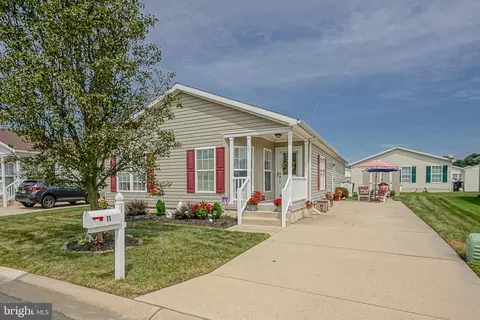 11 Corona Dr, Williamstown, NJ 08094
