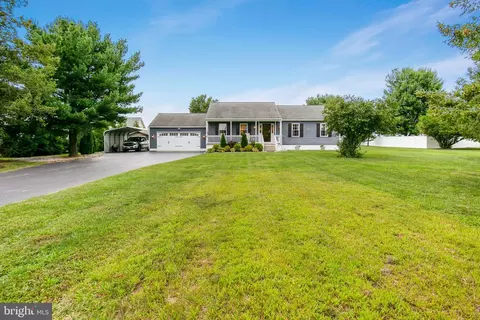 305 Williamson Ln, Mullica Hill, NJ 08062