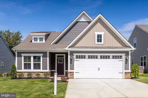 222 Amesbury Blvd, Woolwich Township, NJ 08085