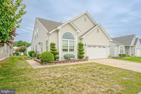 523 Saint Kitts Dr, Williamstown, NJ 08094