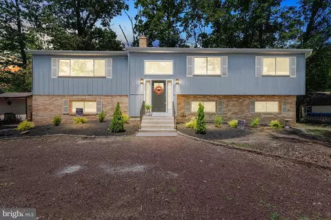 4 Grove Rd, Sewell, NJ 08080