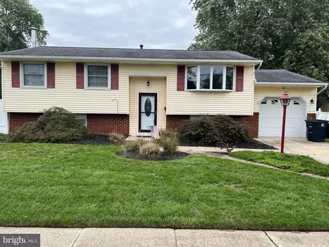 220 Princeton Pl, Williamstown, NJ 08094