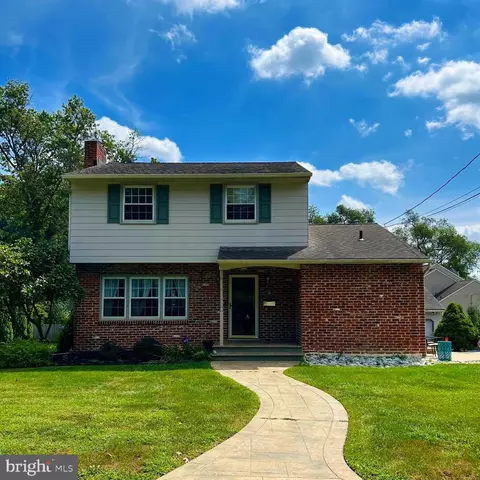 6 Thompson Ave, Pitman, NJ 08071