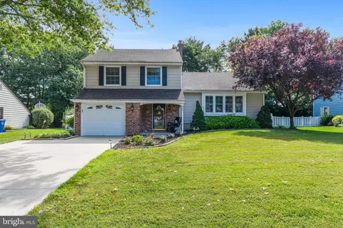 909 Doncaster Dr, West Deptford, NJ 08066