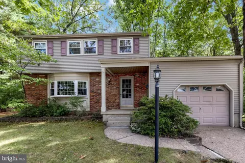 5 Gray Birch Rd, Blackwood, NJ 08012