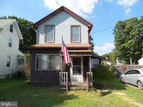 153 W Linden St, Clayton, NJ 08312