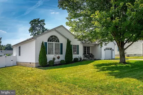 39 Murphy Ave, Westville, NJ 08093