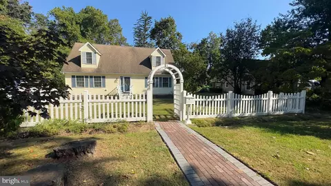 1 E Buttonwood St, Wenonah, NJ 08090