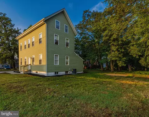 1316 Chestnut St, Paulsboro, NJ 08066