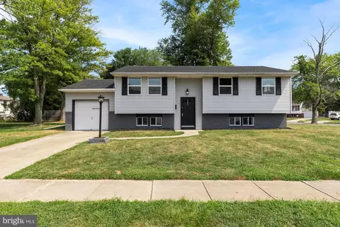 722 Olivia Dr, Williamstown, NJ 08094