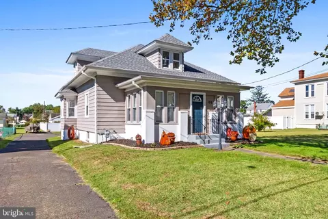 106 Logan Ln, Bridgeport, NJ 08014