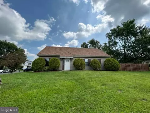 34 Hamilton St, Swedesboro, NJ 08085