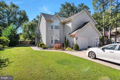 214 Foxboro Dr, Glassboro, NJ 08028