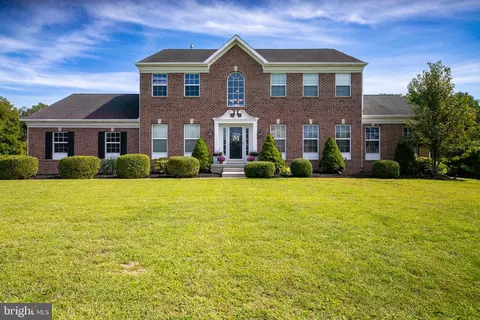 13 Victoria Dr, Swedesboro, NJ 08085