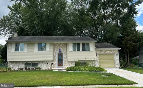 122 Jobs Ln, Williamstown, NJ 08094