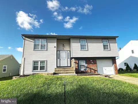 1024 Micawber Dr, Williamstown, NJ 08094