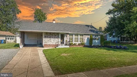 1 Beech Pl, West Deptford, NJ 08093