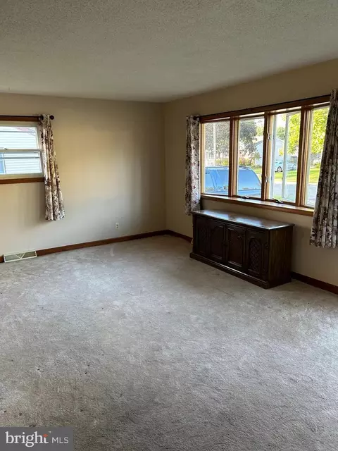 608 Cornwall Rd, Sewell, NJ 08080 photo 6