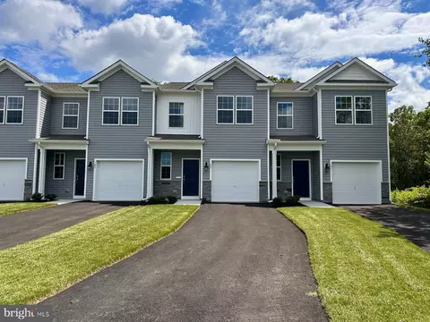 153 Mazzeo Dr, Glassboro, NJ 08028
