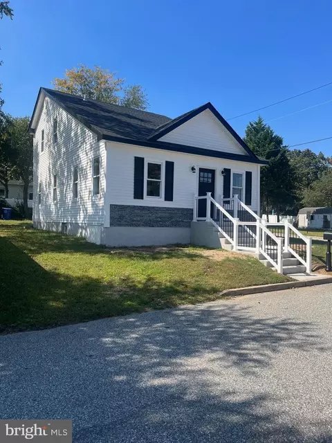 1568 Center St, Thorofare, NJ 08086