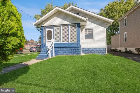 239 Chestnut St, Westville, NJ 08093