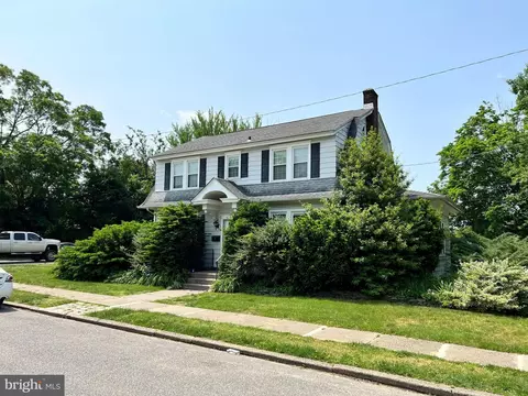 102 Silver Ave, Glassboro, NJ 08028