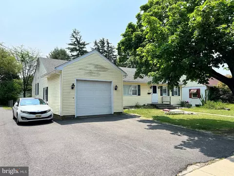 110 Silver Ave, Glassboro, NJ 08028