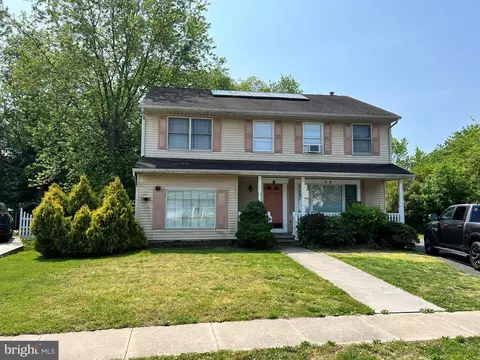 45 Williamsburg Ct, Glassboro, NJ 08028