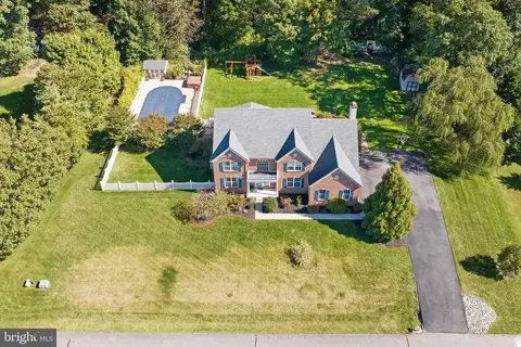 210 Forrest Ln, Swedesboro, NJ 08085
