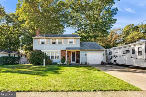 714 Mohawk St, Blackwood, NJ 08012