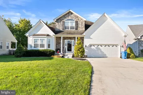 12 Heritage Ct, Clayton, NJ 08312