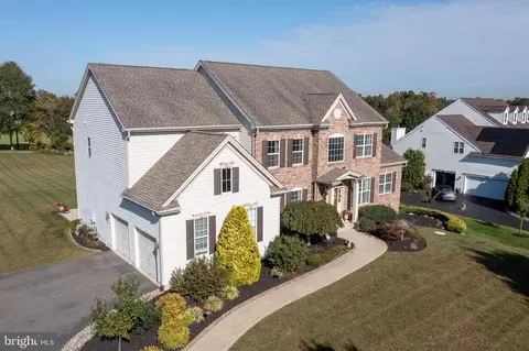 5 Nicole Ct, Woolwich Township, NJ 08085