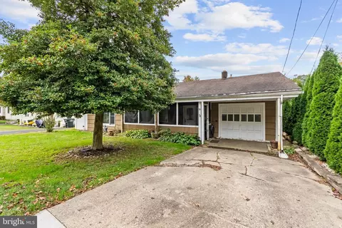 18 Maple Ave, Newfield, NJ 08344