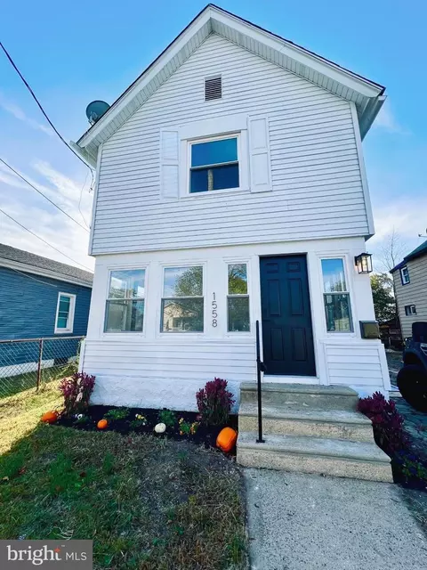 1558 S Delaware St, Paulsboro, NJ 08066