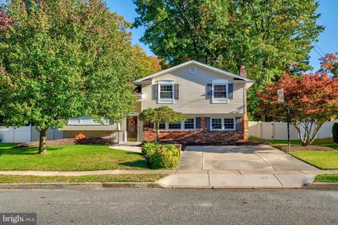 1003 Standish Dr, Turnersville, NJ 08012