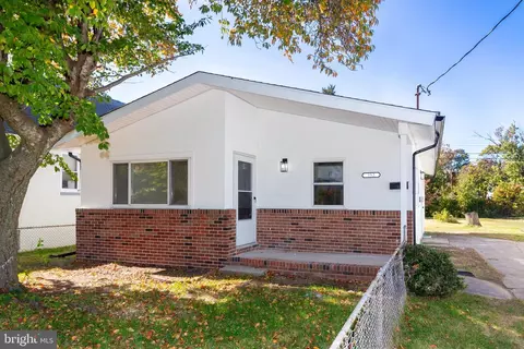 352 Mantua Ave, Paulsboro, NJ 08066
