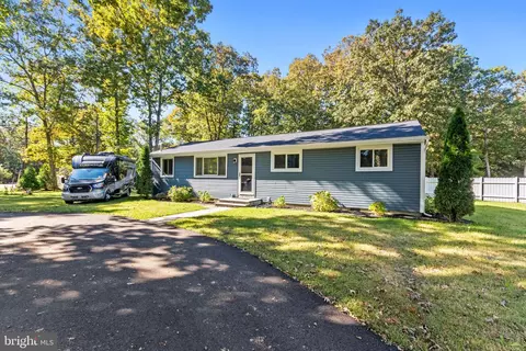 221 Idle Lake Rd, Franklinville, NJ 08322