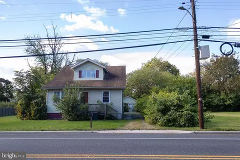 915 N Main St, Glassboro, NJ 08028