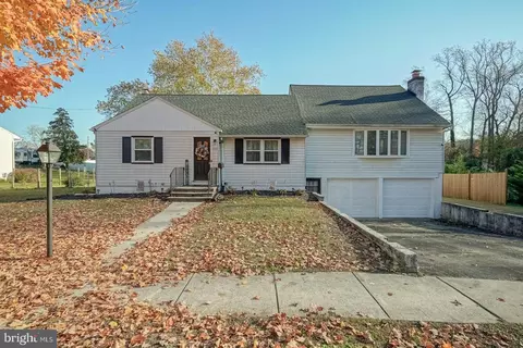 251 W Cumberland Ave, Sewell, NJ 08080