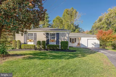 8 Tampa Pl, Blackwood, NJ 08012