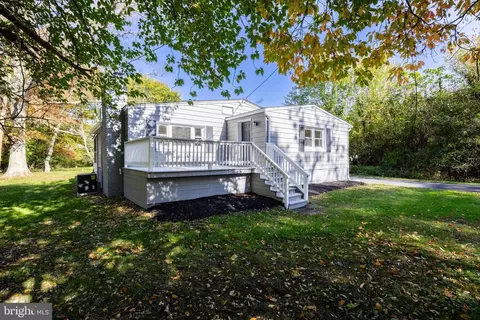 631 Roosevelt Ave, Glassboro, NJ 08028