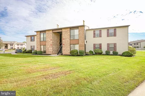 11 Uxbridge Pl, Sewell, NJ 08080